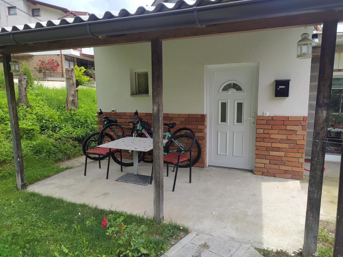 Lenilenii Bungalow Jajce Zewnętrze zdjęcie